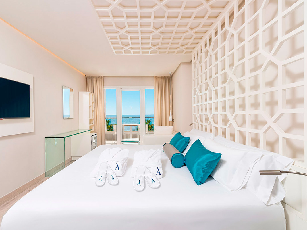 Amàre Beach Hotel Marbella - bedroom Oh La La