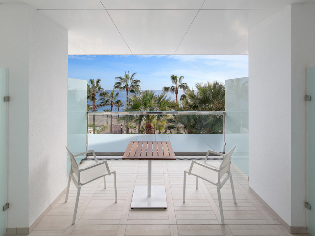 Amàre Beach Hotel Marbella - bedroom Oh La La