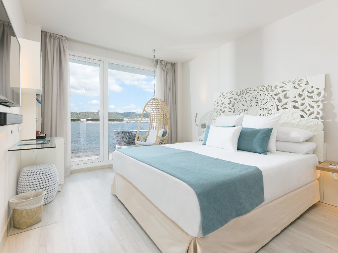 Amàre Beach Hotel Ibiza - bedroom Oh La La